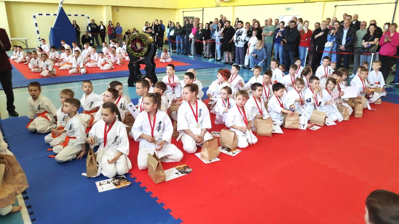 чемпионы